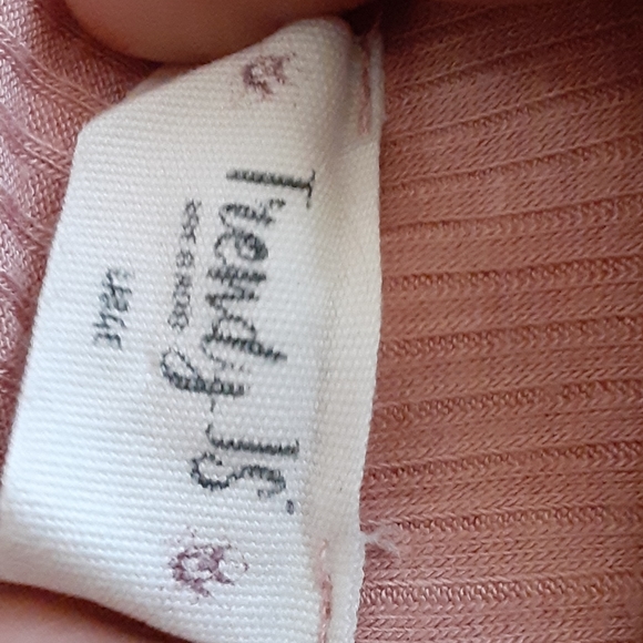 Pink Crop Top - Picture 3 of 4